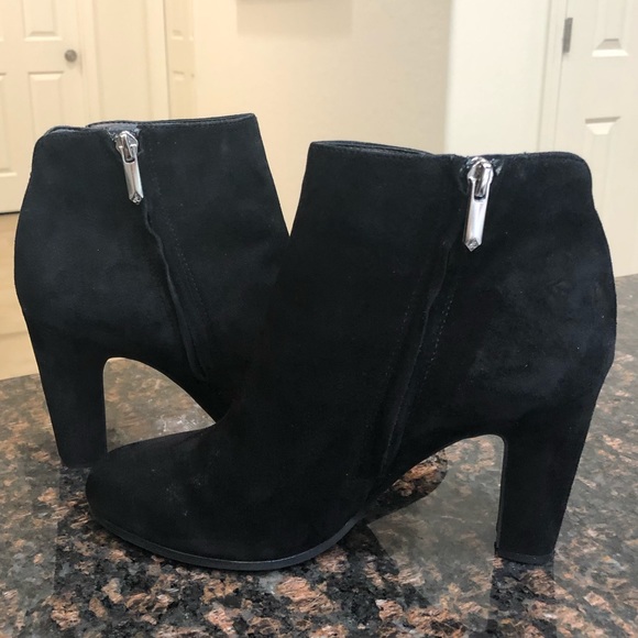 sadee angle zip bootie